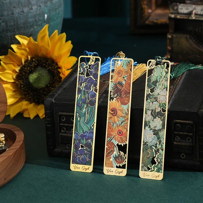 Vintage Art Metal Bookmark — Hollow Bronzing, Tassel Detail