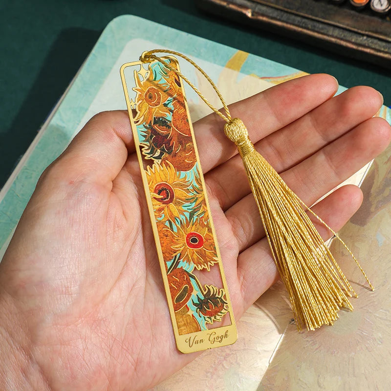 Vintage Art Metal Bookmark — Hollow Bronzing, Tassel Detail