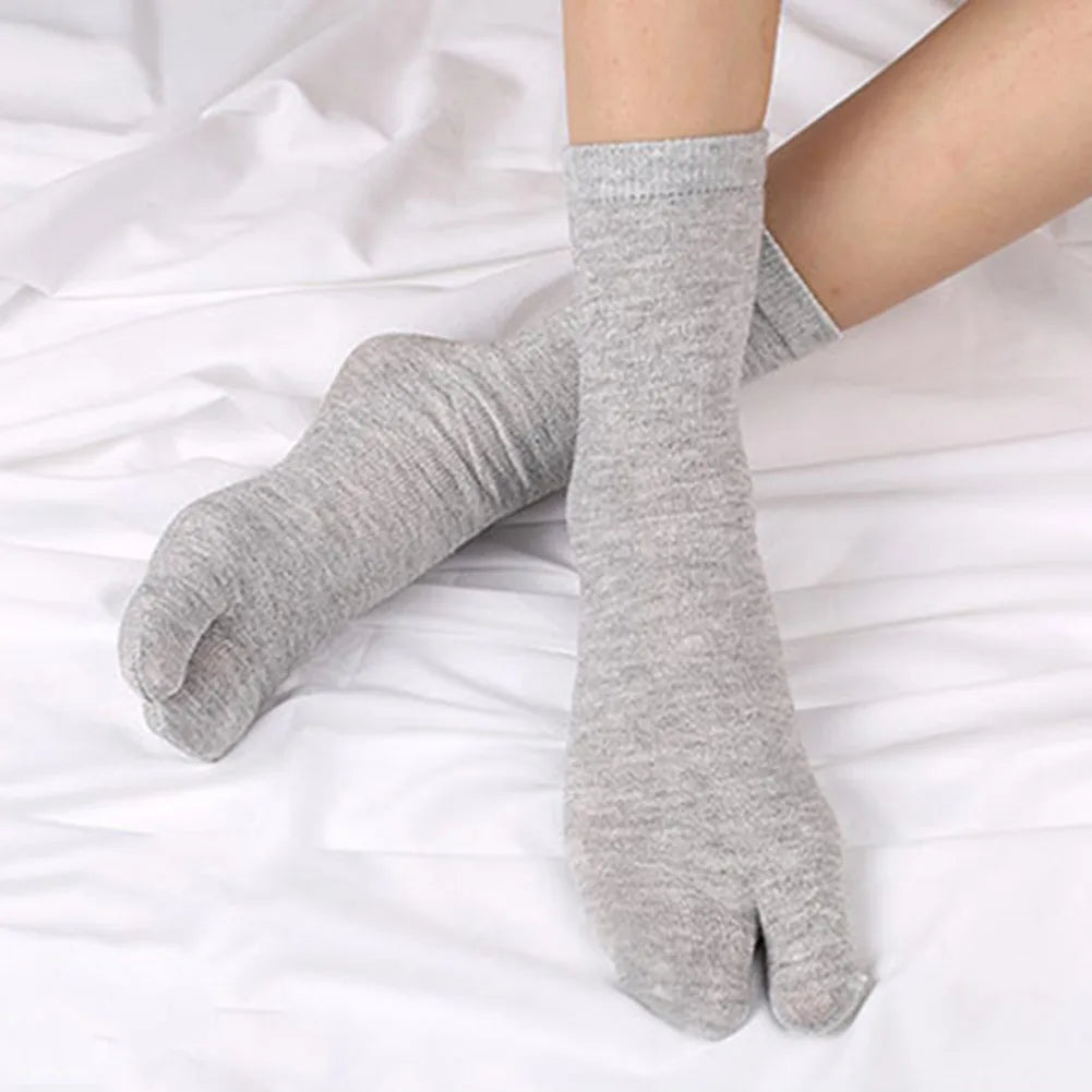 Japanese Split-Toe Socks — Two Finger Style (Unisex)